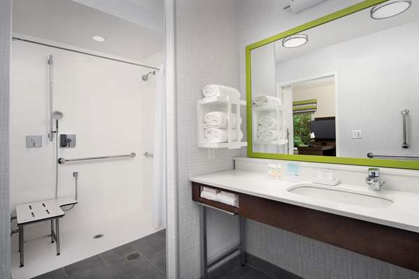  - Hampton Inn & Suites Lexington