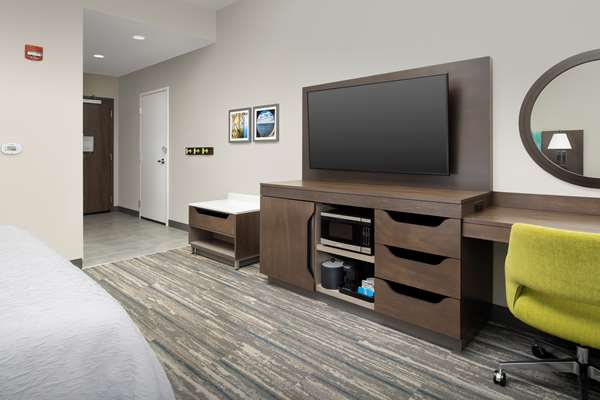  - Hampton Inn & Suites Lexington