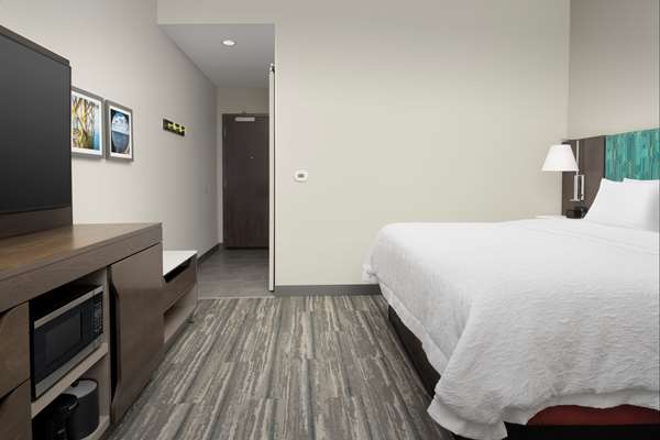  - Hampton Inn & Suites Lexington
