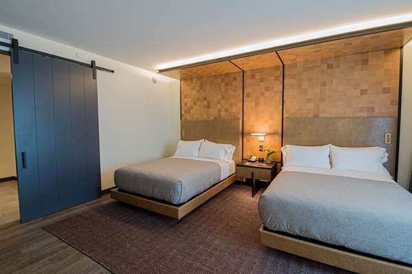  - Canopy by Hilton Hotel City Arts District Jersey City