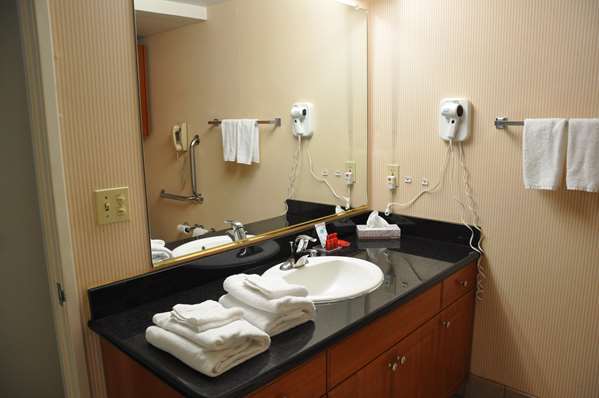 Suite - SureStay Hotel by Best Western Castro Valley
