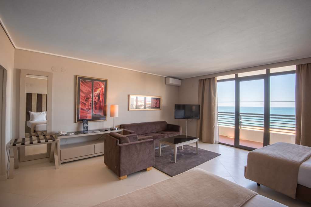 VILA GALE AMPALIUS-guestroom-Guest Room,Suite,On-Site.jpg