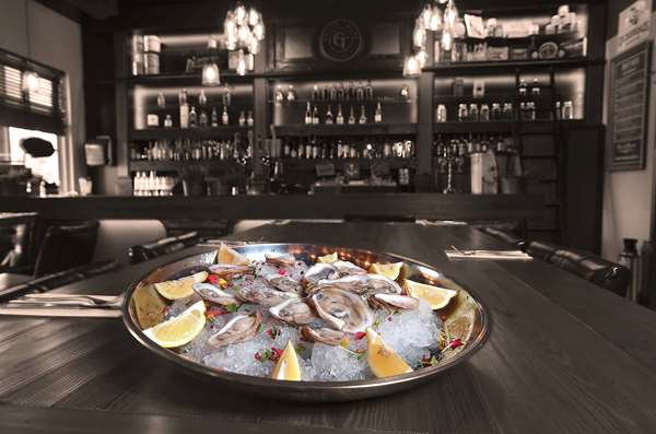 Bar - Prestige Treasure Cove Resort Prince George