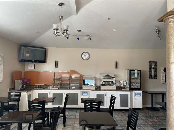 Restaurant - SureStay Plus Hotel by Best Western San Jose