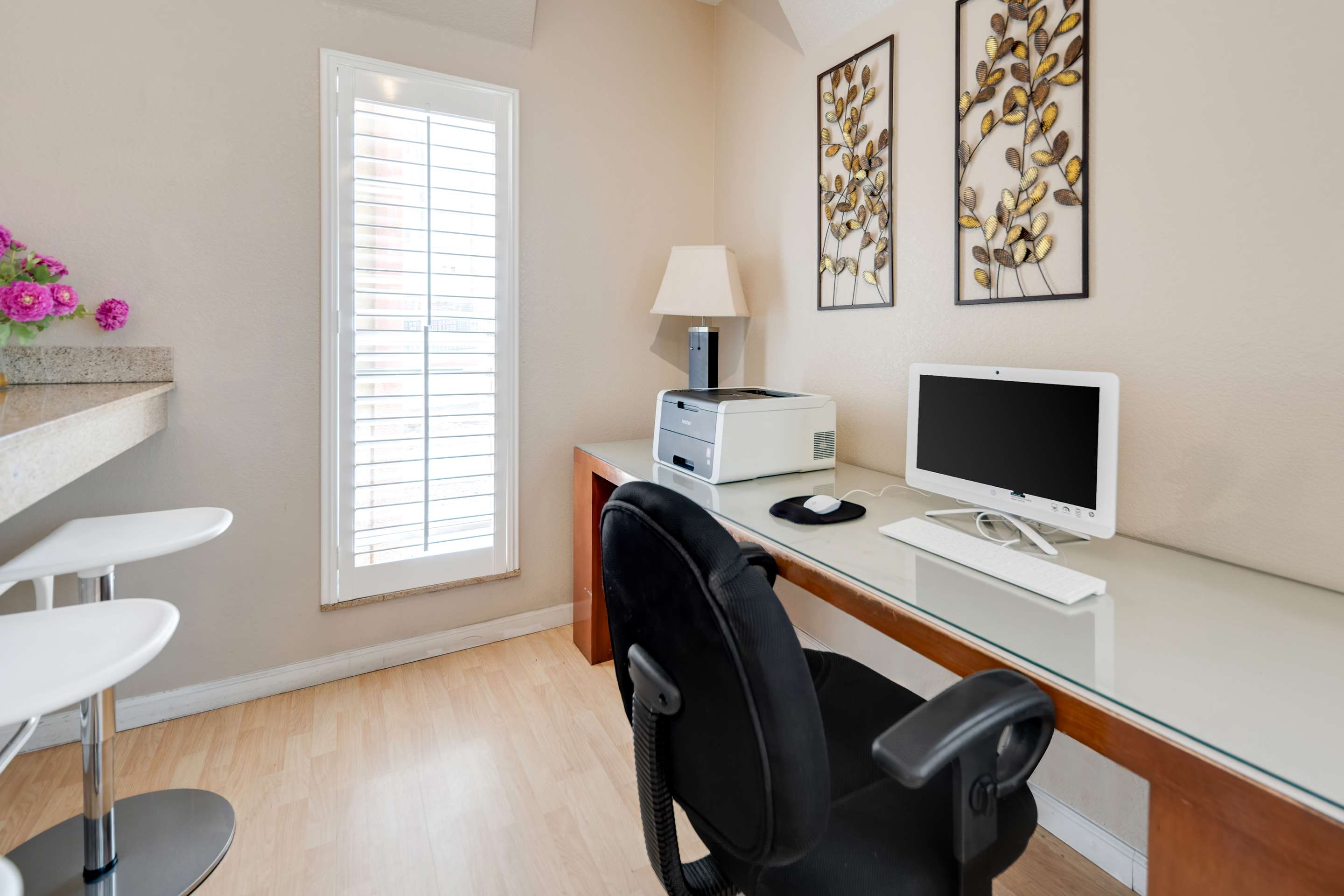 Business Center | SureStay Plus Hotel by Best Western San Jose Central City