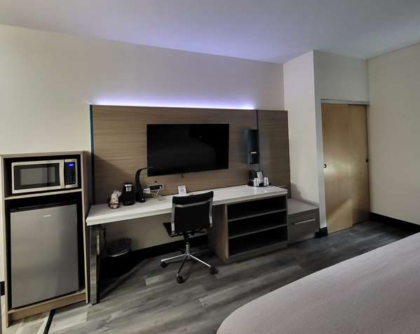  - Best Western Plus Executive Residency Carlsbad Hotel