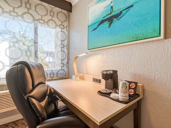  - Amanzi Ventura Hotel - US 101, Exit 70