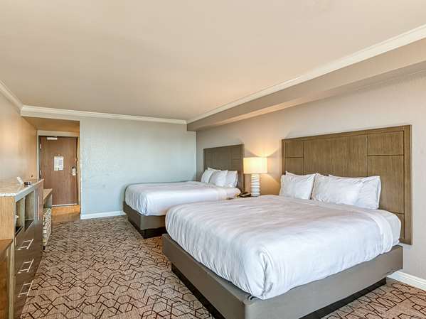  - Amanzi Ventura Hotel - US 101, Exit 70