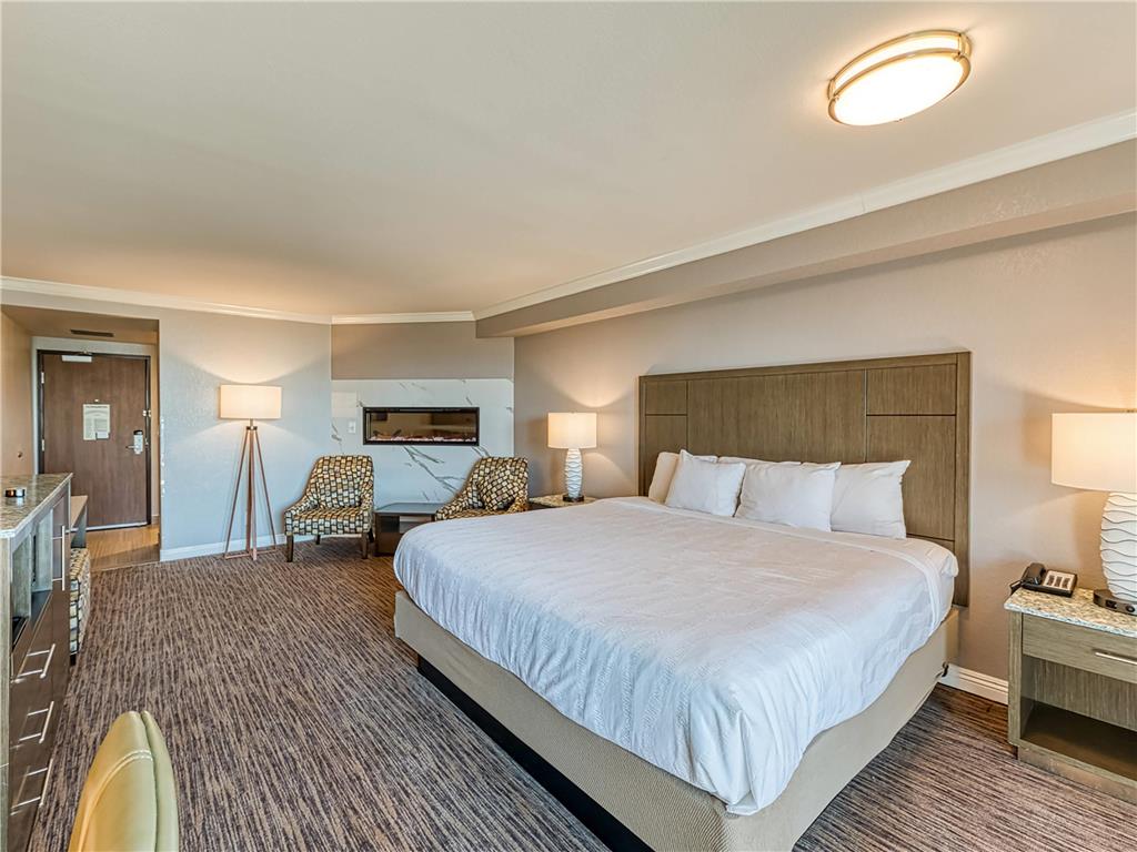 AMANZI HOTEL AN ASCEND COLLECTION H-guestroom-Guest Room,On-Site.jpg