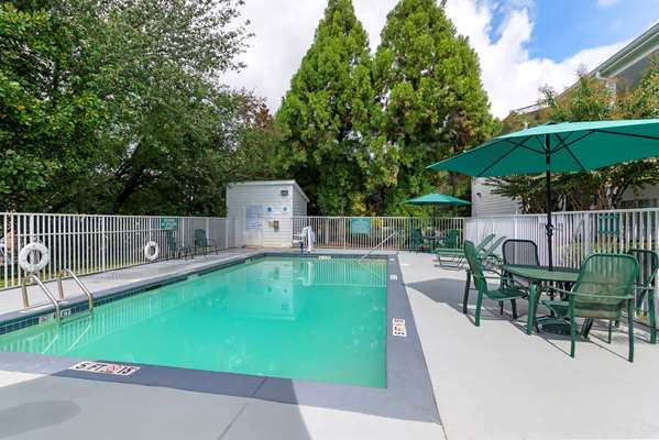 Pool - Quality Inn Fayetteville