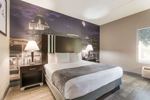  - Clarion Pointe Hotel Airport Greensboro - I-40, Exit 210