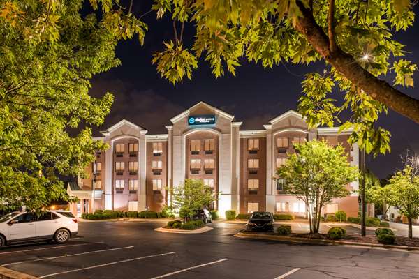  - Clarion Pointe Hotel Airport Greensboro - I-40, Exit 210