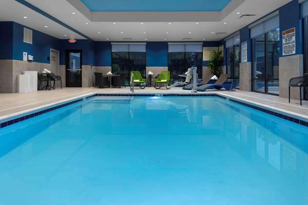 Pool - Hampton Inn & Suites Avon