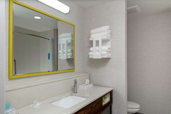  - Hampton Inn & Suites Avon