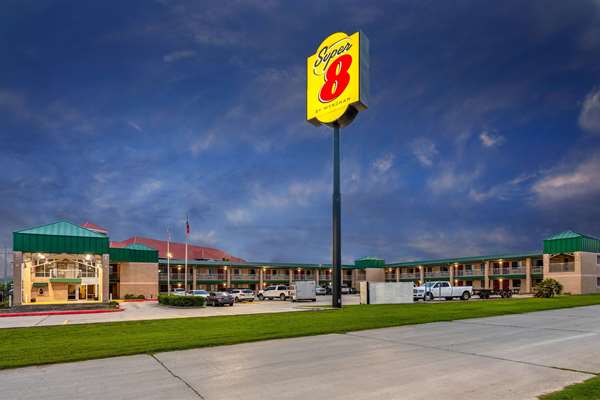 Exterior view - Super 8 Motel Seguin - I-10, Exit 607