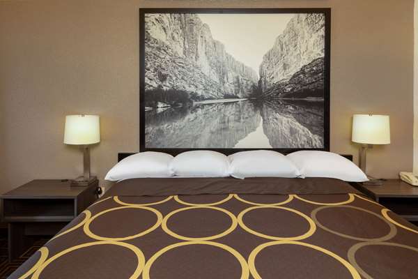  - Super 8 Motel Seguin - I-10, Exit 607