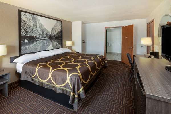  - Super 8 Motel Seguin - I-10, Exit 607