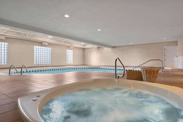 Pool - Travelodge Edson