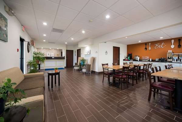  - Ramada Hotel Effingham - I-57 & I-70, Exit 159