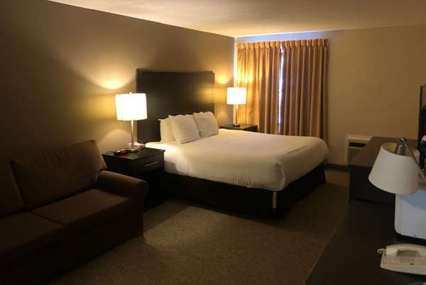  - Ramada Hotel Lindsay