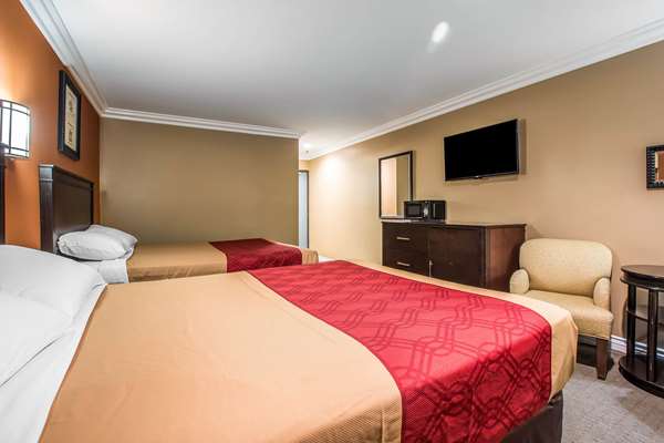  - Baymont Inn & Suites Airport Ontario