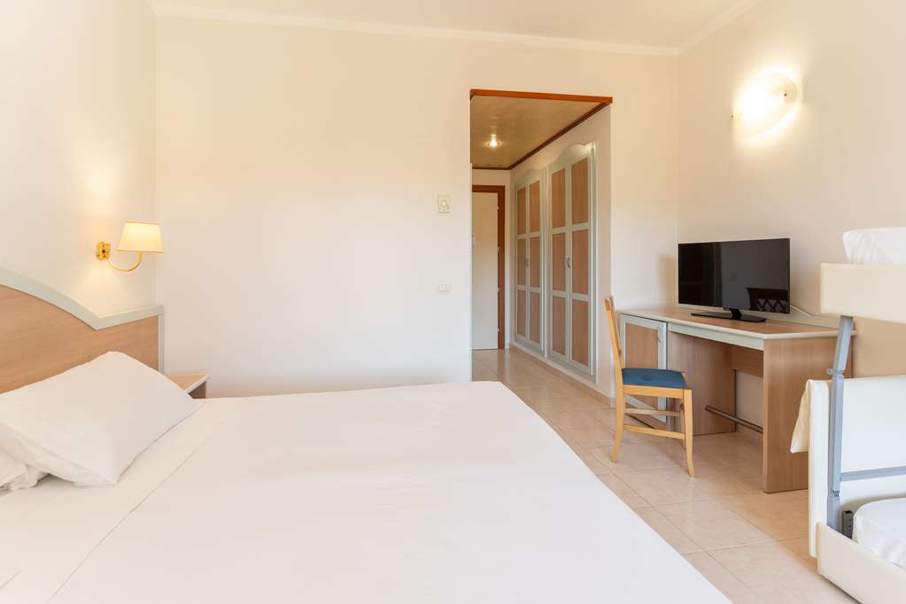 FALKENSTEINER CLUB FUNIMATION-guestroom-Guest Room,On-Site.jpg