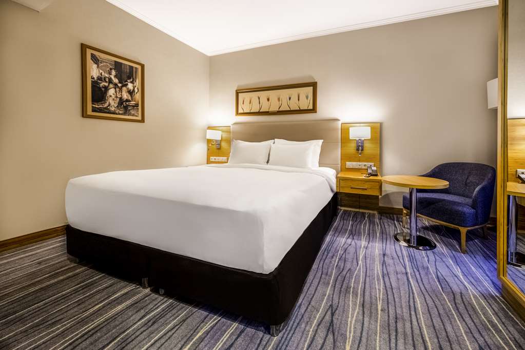 RADISSON PRESIDENT OLD TOWN ISTANBU-guestroom-Guest Room,On-Site.jpg