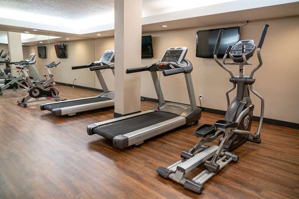 Fitness/ Exercise Room - Pocaterra Inn & Waterslide Canmore