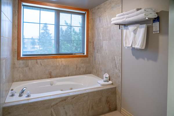 Suite - Pocaterra Inn & Waterslide Canmore