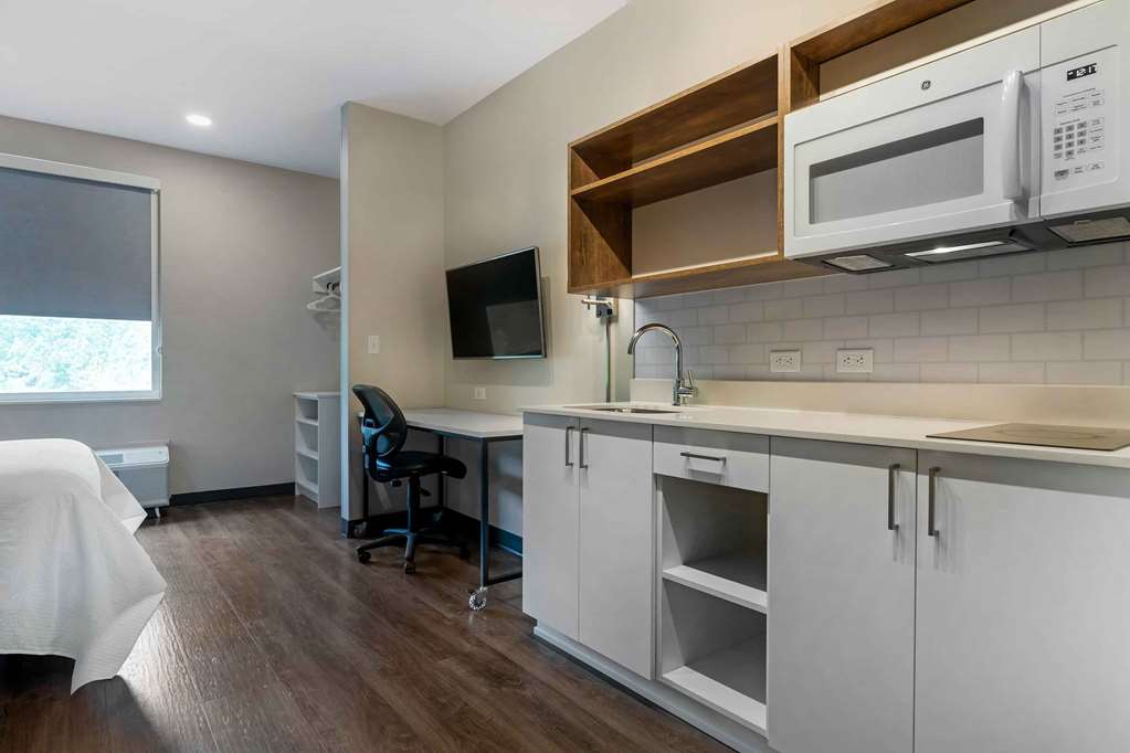 EXTENDED STAY AMERICA PREM STE-guestroom-Guest Room,Kitchen/Kitchenette,On-Site.jpg