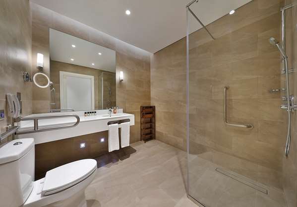 ACCESSIBLE TWO BEDROOM SUITE