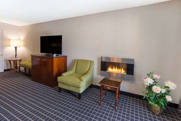 Suite - SureStay Plus Hotel by Best Western Greenwood