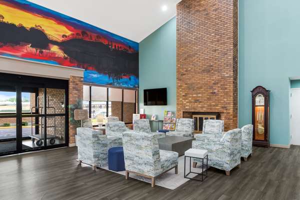  - SureStay Plus Hotel by Best Western Greenwood