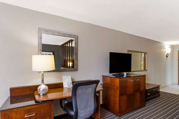 Suite - SureStay Plus Hotel by Best Western Greenwood
