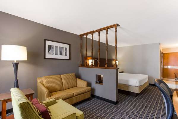 Suite - SureStay Plus Hotel by Best Western Greenwood