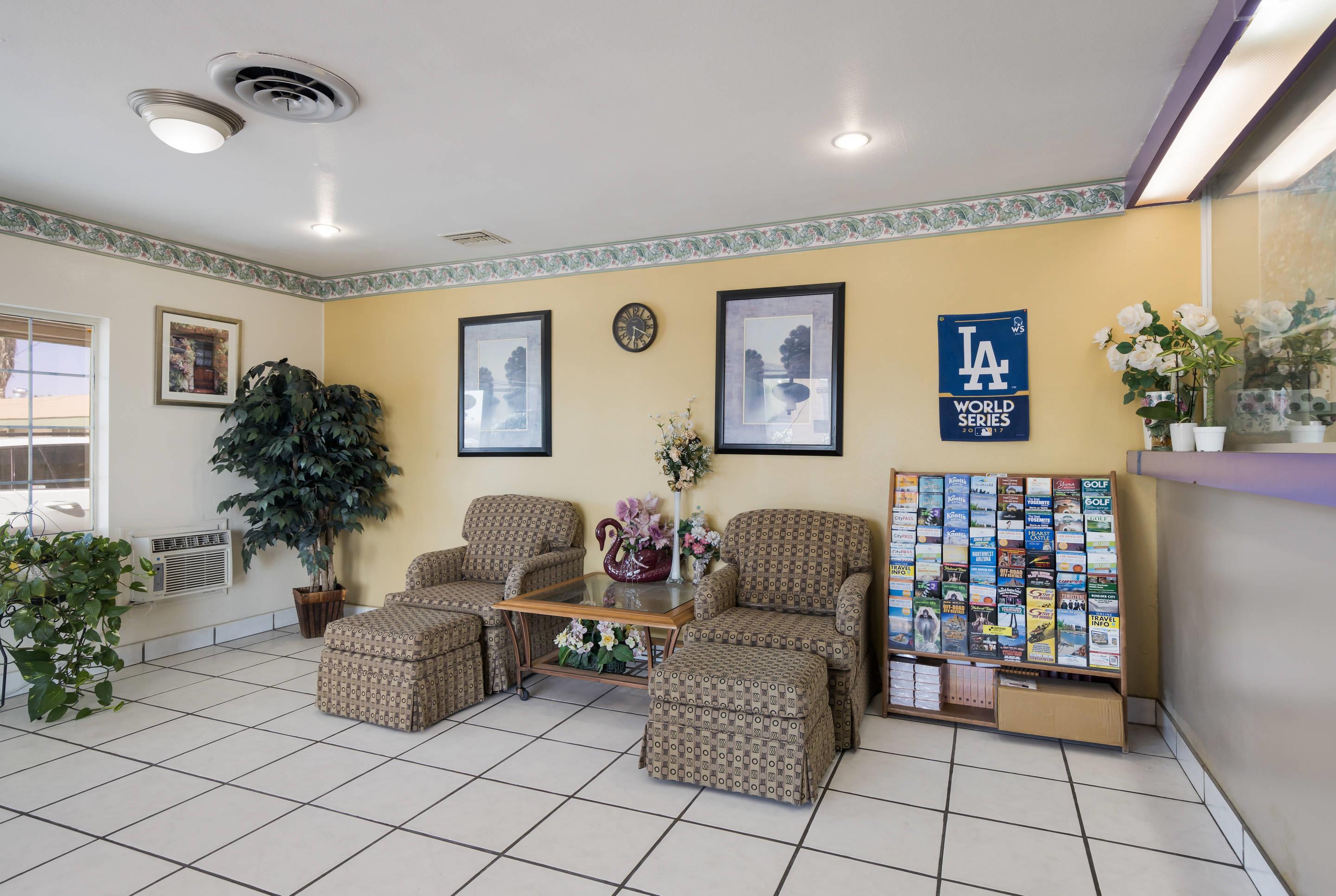 Lobby with sitting area | Rodeway Inn & Suites