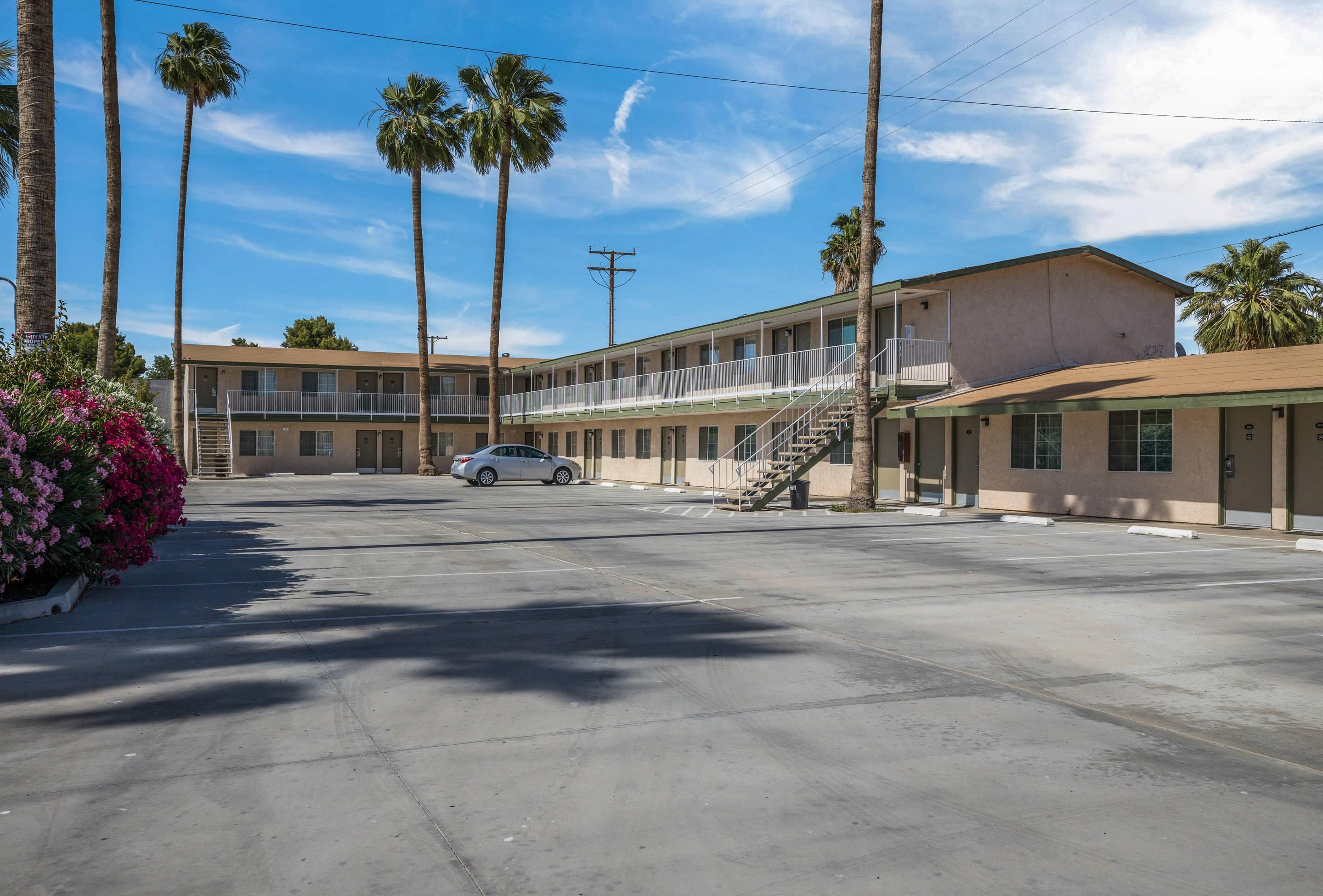 Hotel exterior | Rodeway Inn & Suites