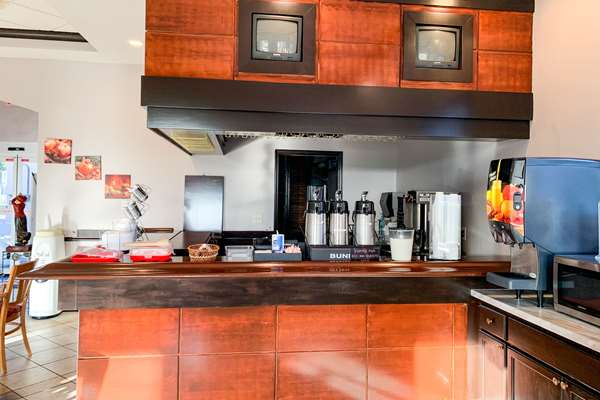 Amenities - Rodeway Inn Sun City Center