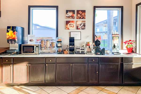 Amenities - Rodeway Inn Sun City Center