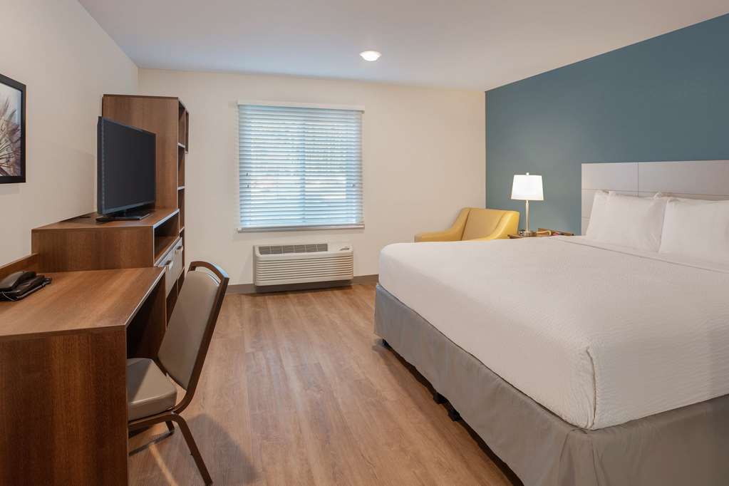 WOODSPRING SUITES WASHINGTON DC EAS-guestroom-Guest Room,On-Site.jpg