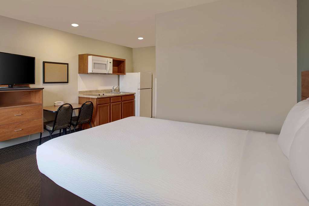 WOODSPRING SUITES FREDERICK I-70-guestroom-Guest Room,On-Site.jpg