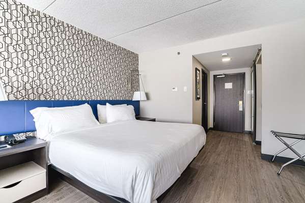  - GLo Best Western Mississauga Corporate Centre Hotel