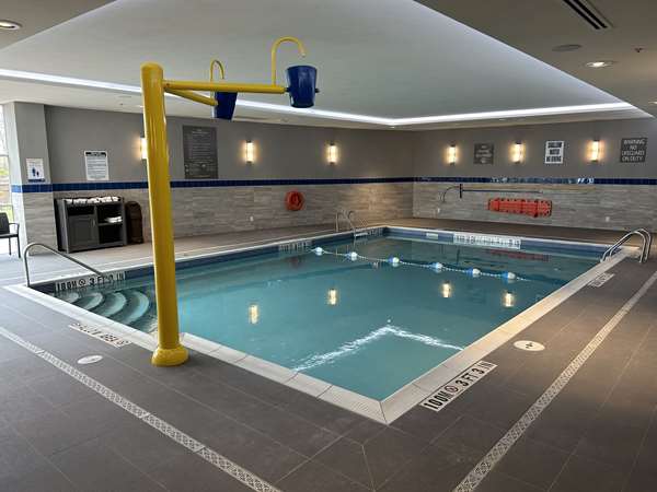 Pool - GLo Best Western Mississauga Corporate Centre Hotel
