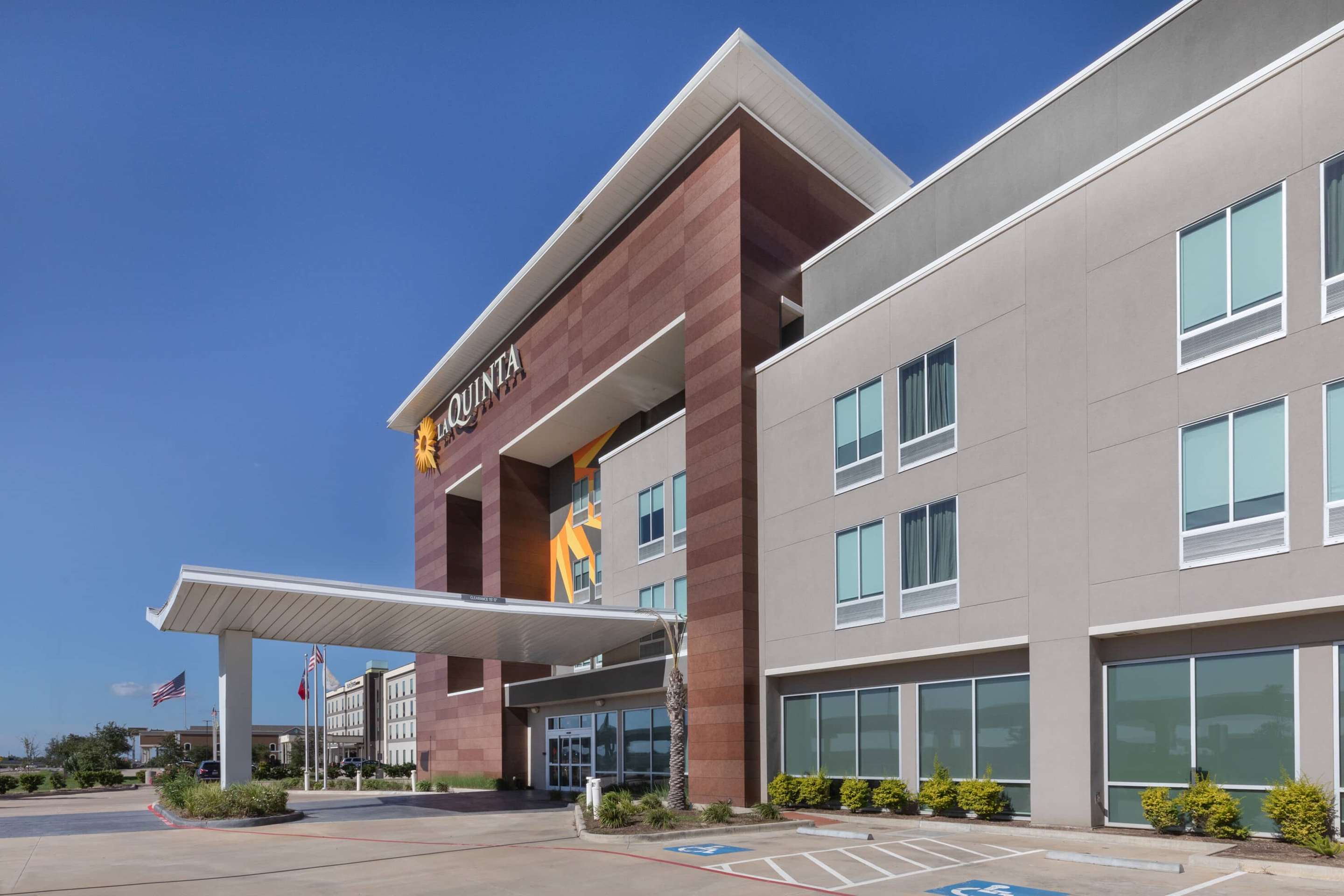 Exterior | La Quinta Inn & Suites by Wyndham Texas City I 45