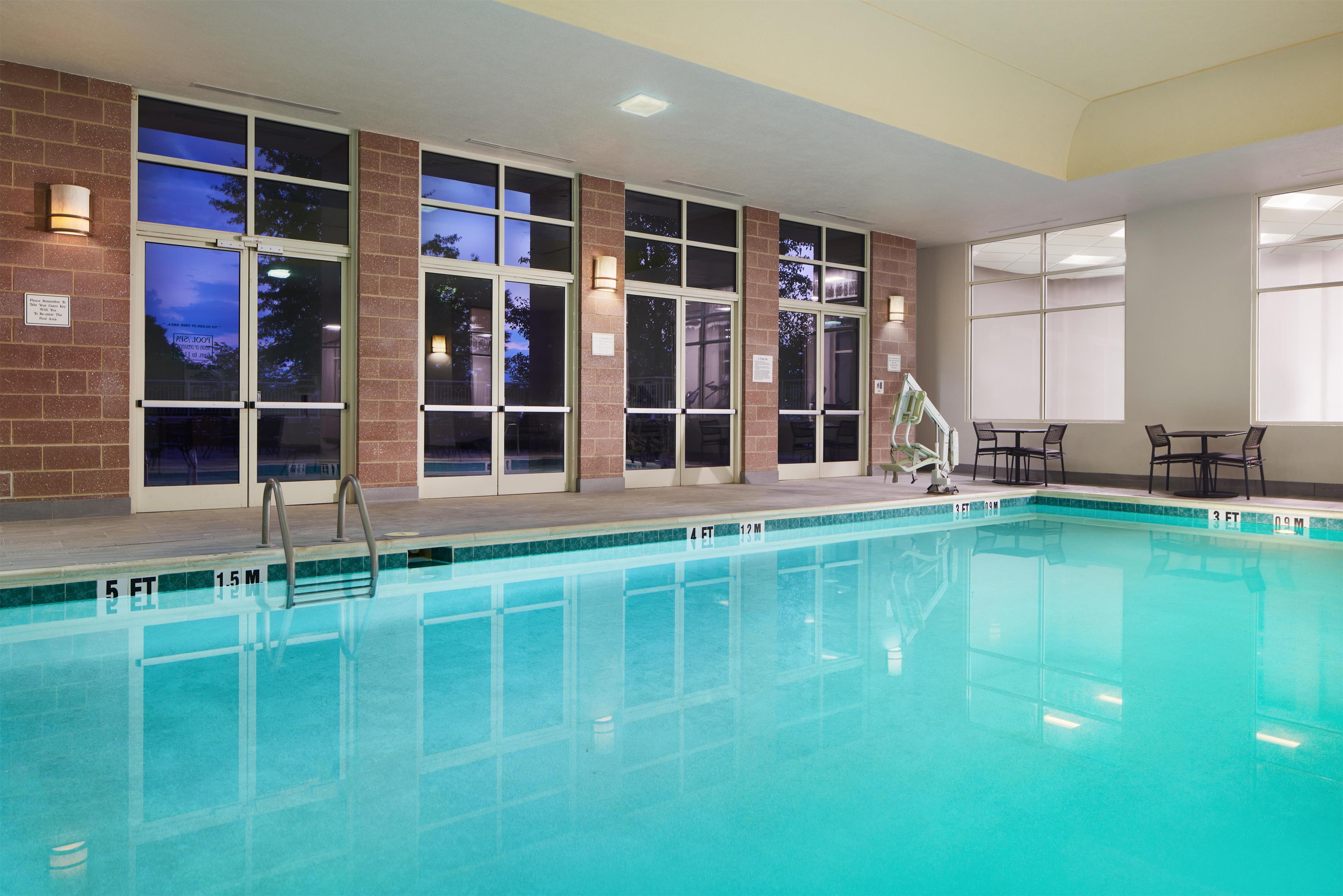 Pool | Hilton Charlotte Airport