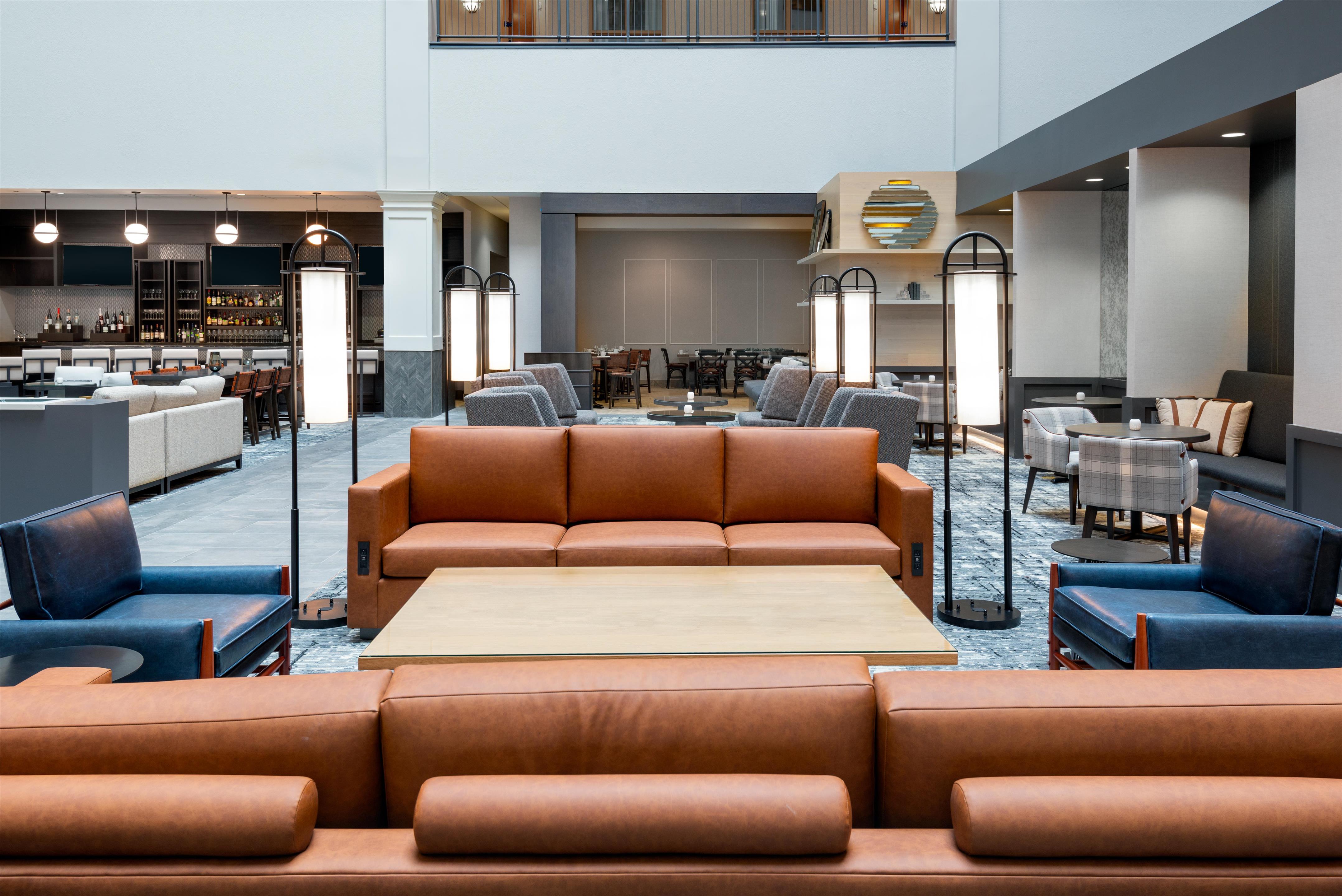 Lobby | Hilton Charlotte Airport