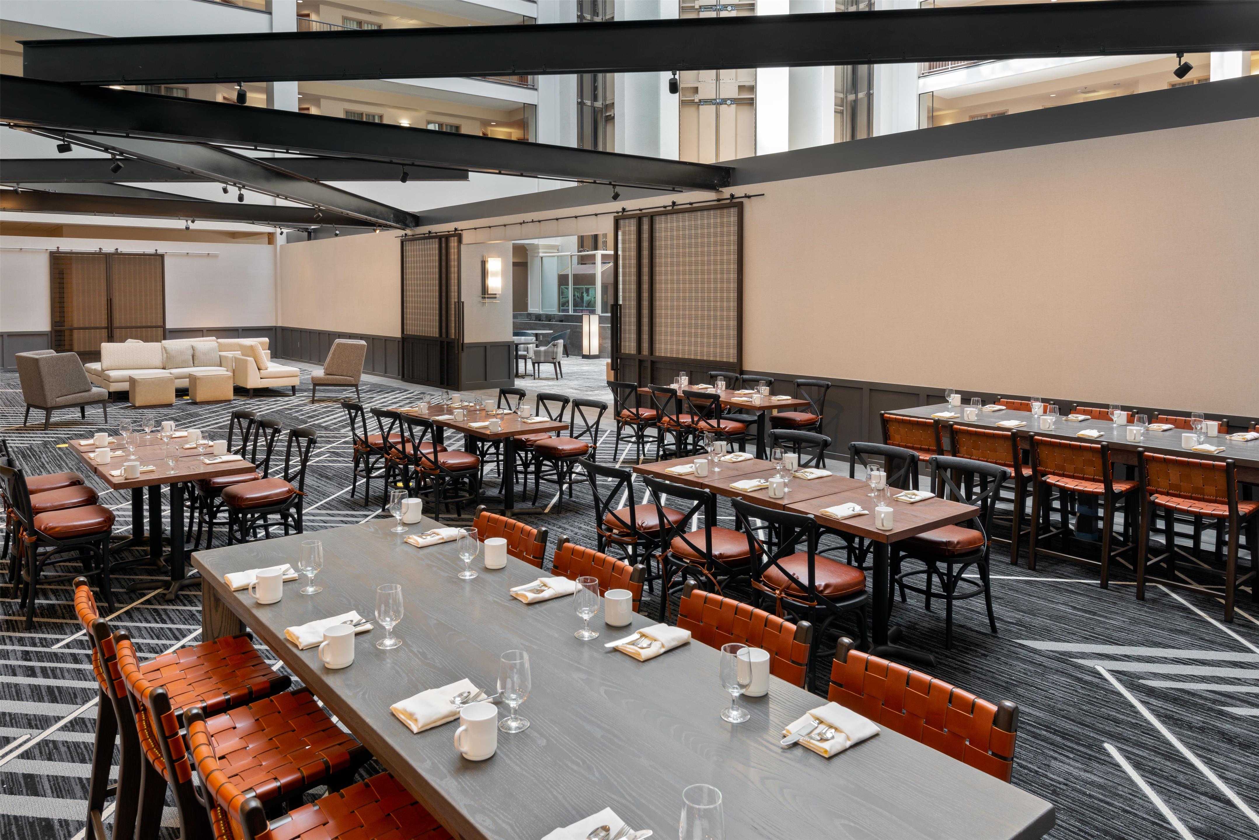 Restaurant | Hilton Charlotte Airport