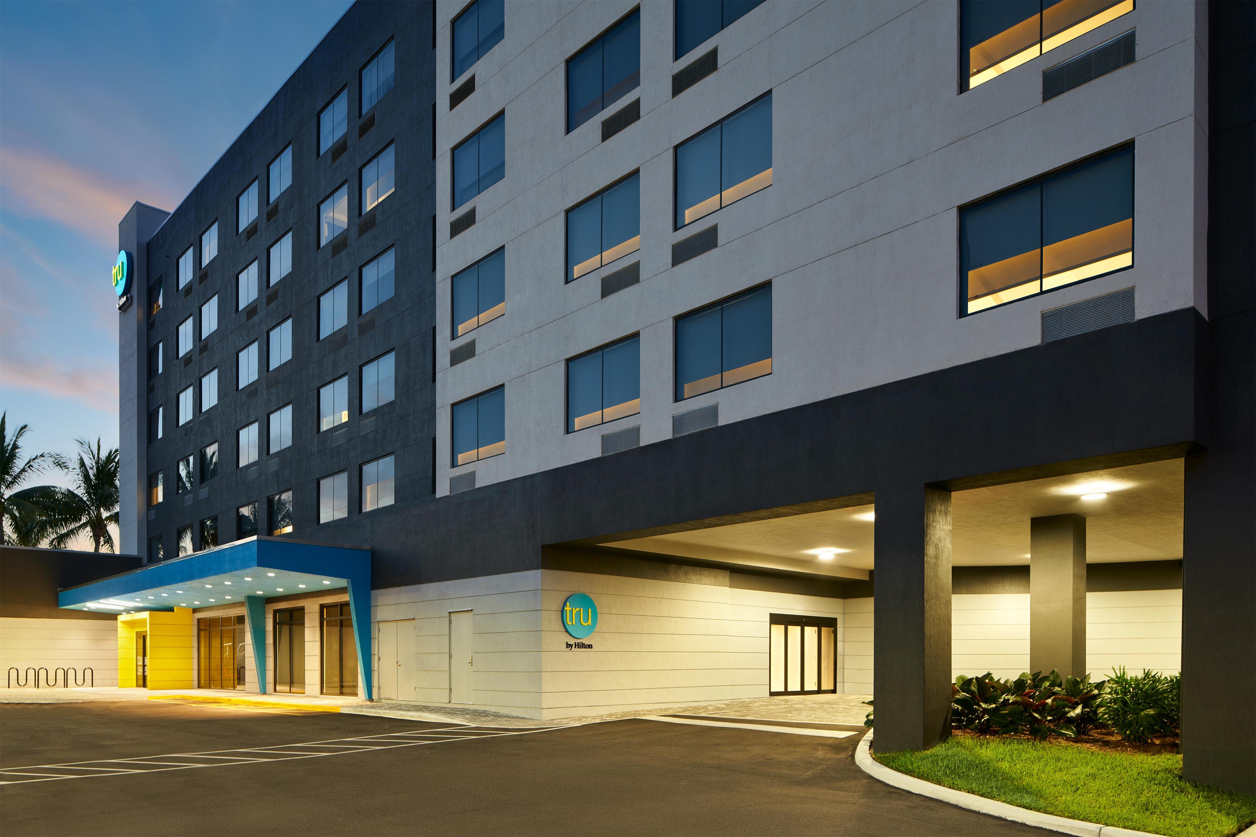 Exterior | Tru By Hilton Ft. Lauderdale Airport