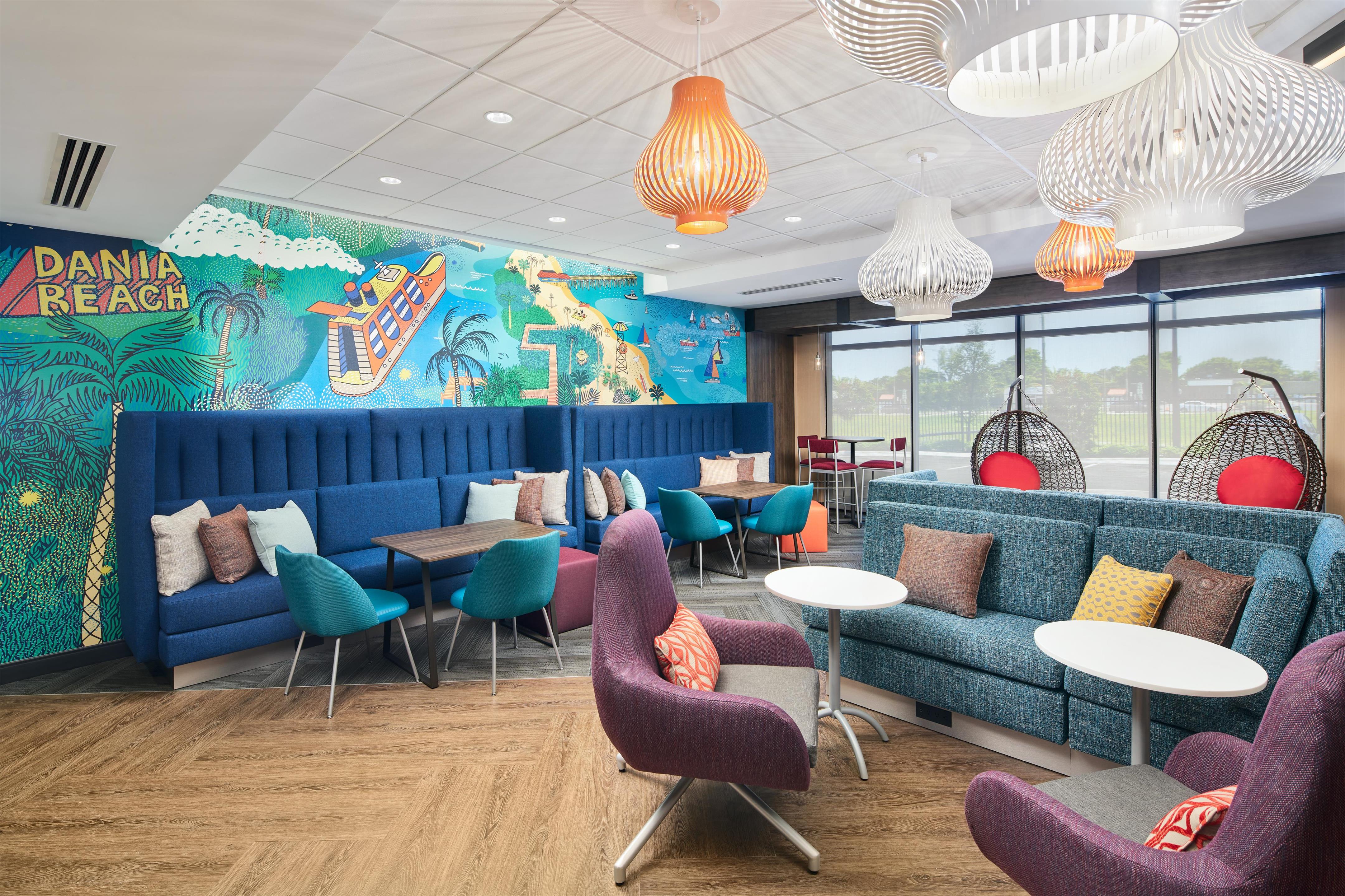 Lobby | Tru By Hilton Ft. Lauderdale Airport