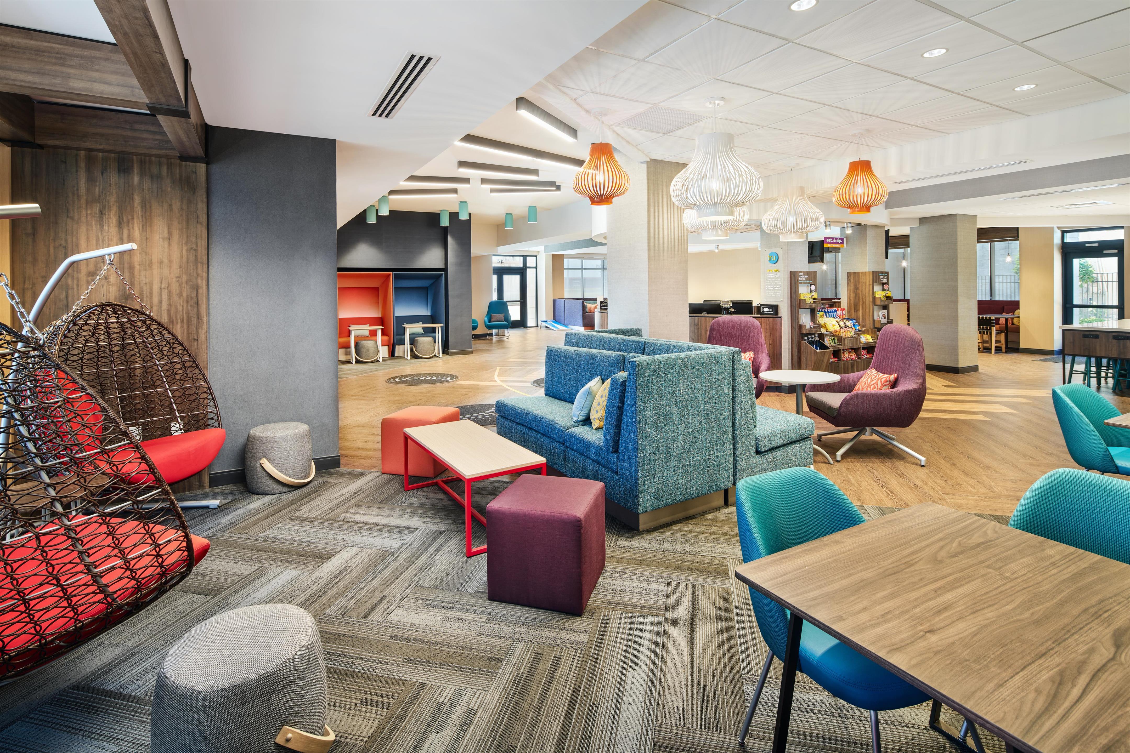 Lobby | Tru By Hilton Ft. Lauderdale Airport